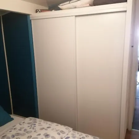 Petite Habitation Meublee * ביגאנוס