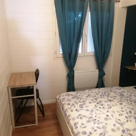 Petite Habitation Meublee * ביגאנוס